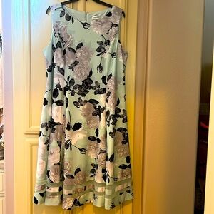 Calvin Klein A-line fit & flare dress 20w with tank sleeves. Worn 1 time to grad